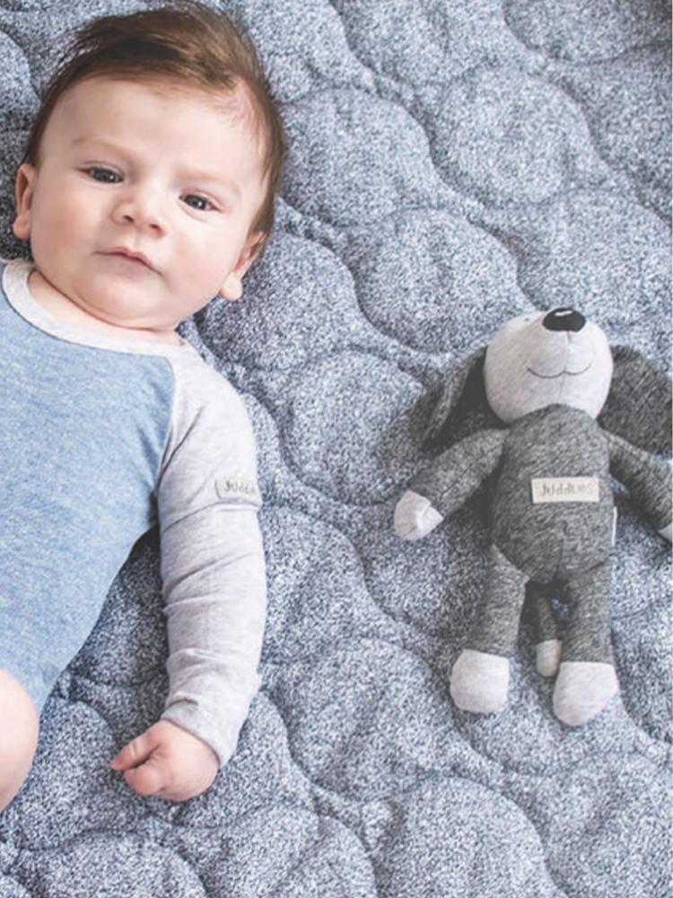 Juddlies - Baby Soft Toy Rattle Comforter - Organic Graphite Grey/Black Dog - Raglan Collection - Stylemykid.com