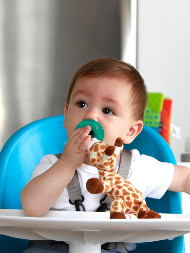 WubbaNub - Baby Giraffe Dummy with Toy - Stylemykid.com