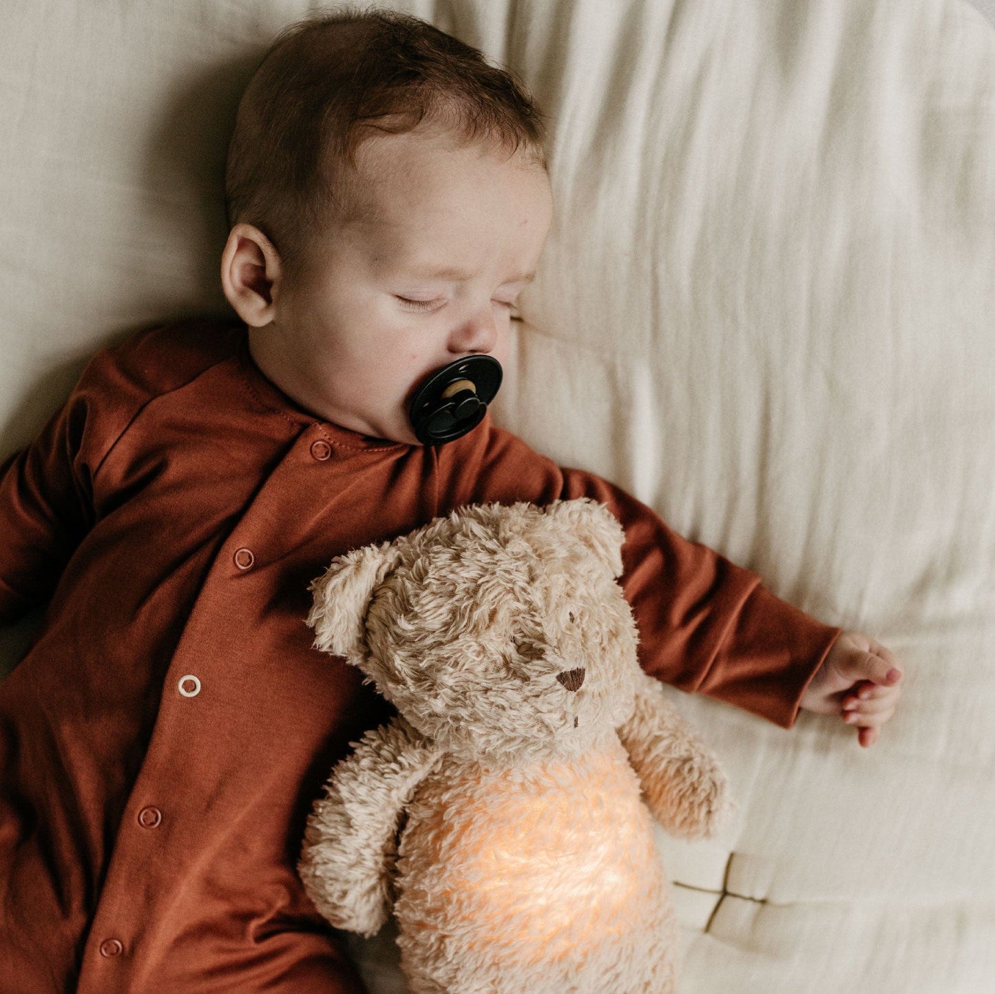 Moonie - Humming Bear with Nightlight - Sand - Stylemykid.com