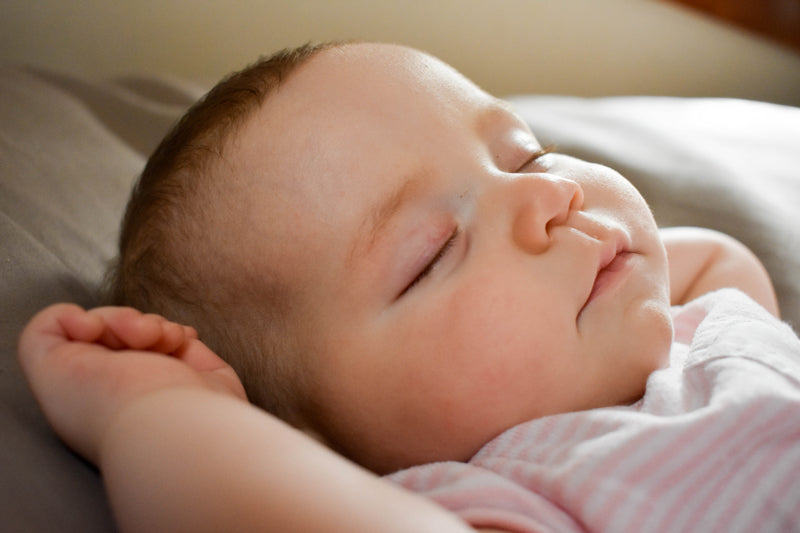 How To Dress Your Baby For Bedtime In The Summer - Emily Kelly - Sleep Consultant
