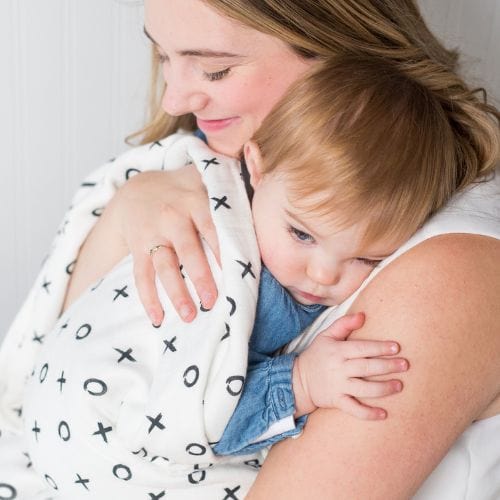 Lulujo - Quilt - Hugs & Kisses - Stylemykid.com