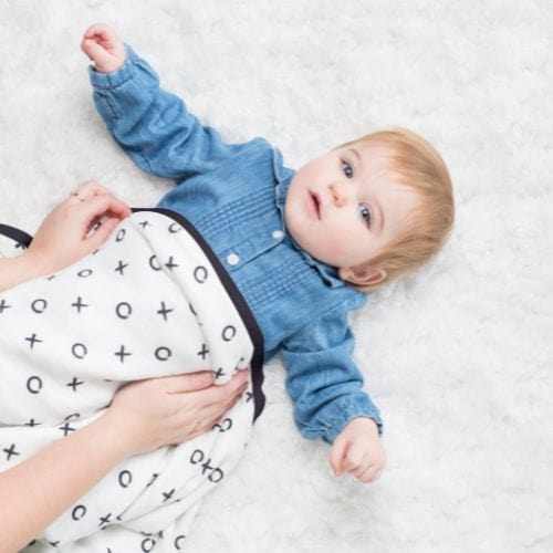 Lulujo - Quilt - Hugs & Kisses - Stylemykid.com
