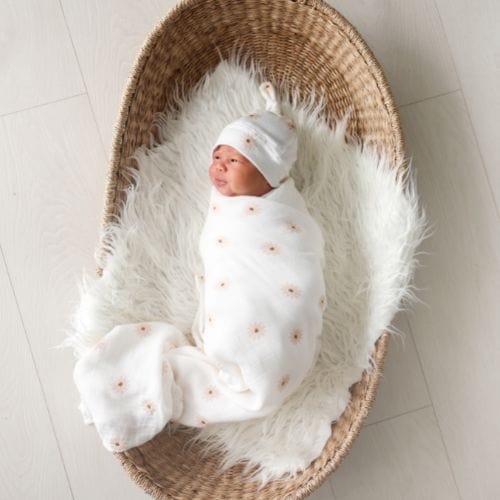Lulujo - Bamboo Hat And Swaddle - Daisies - Stylemykid.com