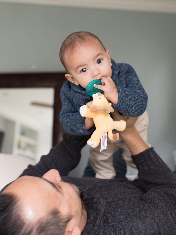 WubbaNub - Baby Lion Dummy with Toy - Stylemykid.com